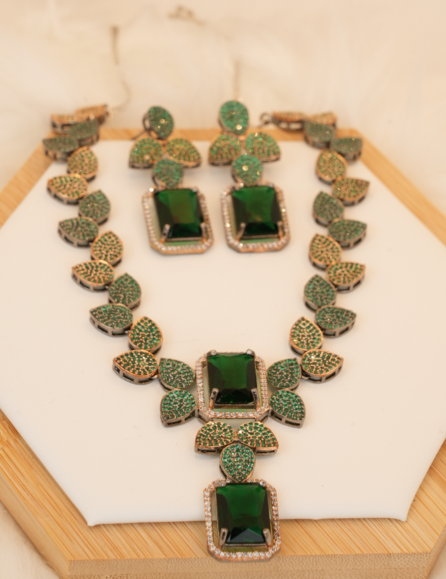 Emerald Royale Couture Set – Premium Statement Necklace & Earrings